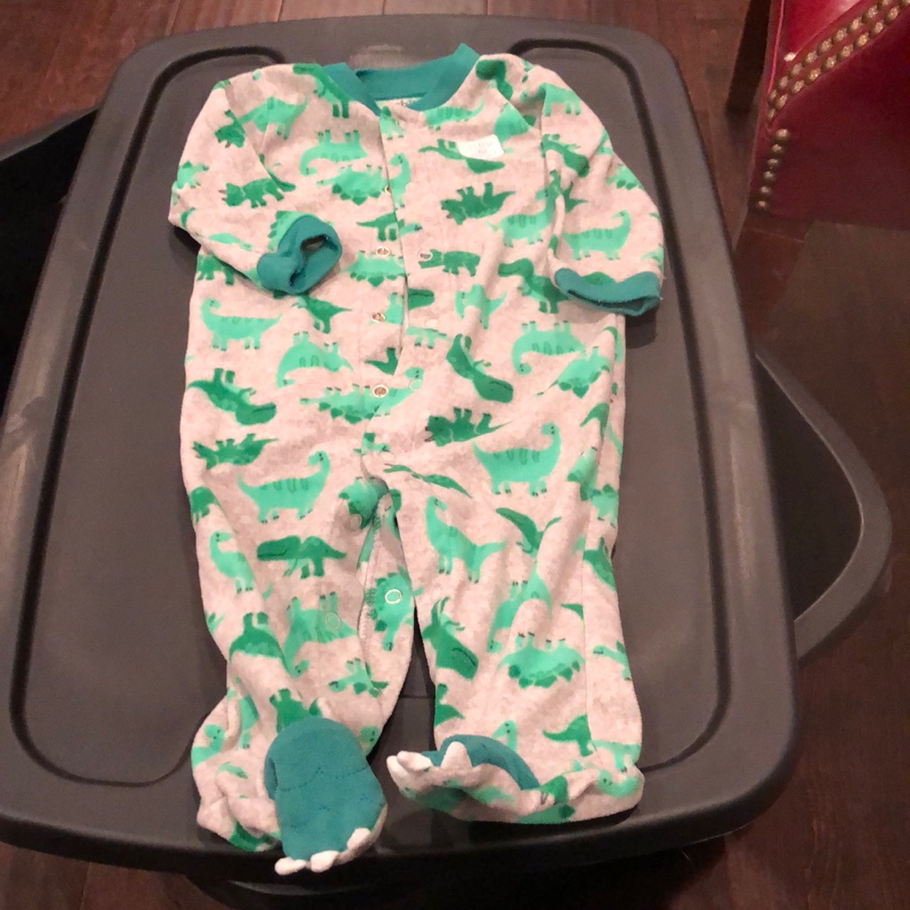 Carter’s 6-9mo Button Up Sleeper Euc